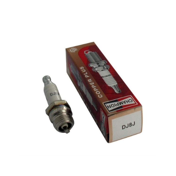 Bougie d’allumage CHAMPION DJ8J – compatible HOMELITE, MCCULLOCH, HUSQVARNA, PARTNER, équivalente EYQUEM 500 CJT et TORCH N6C