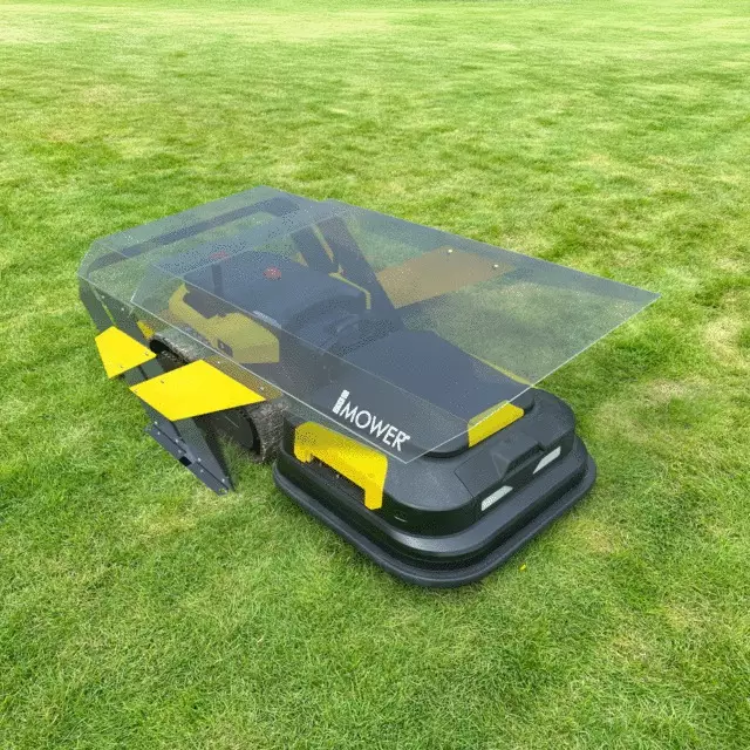Abri de protection YARBO pour robot tondeuse autonome CORE et station de charge RTK